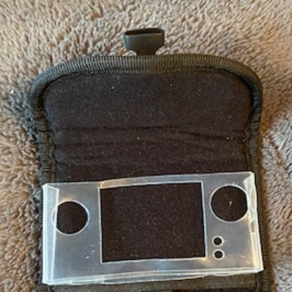 Nintendo DS Lite Pink and Black Storage Case - Picture 6 of 8